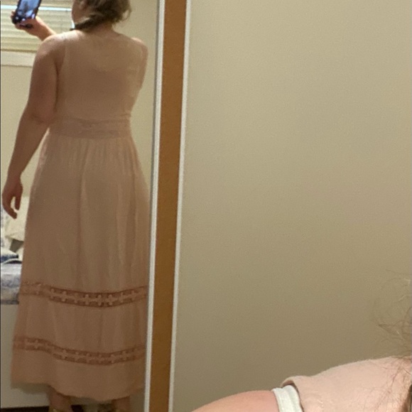 Blush Pink Maxi dress with crochet lace detailing - Picture 3 of 4